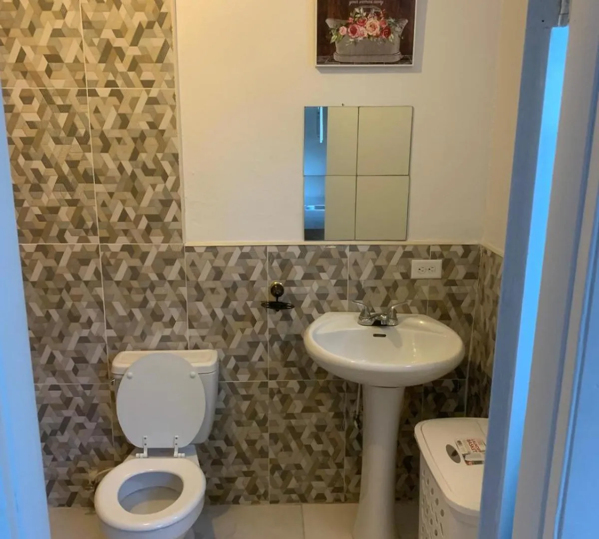 Blissful Manor #2 Apartment Nassau Bahamas